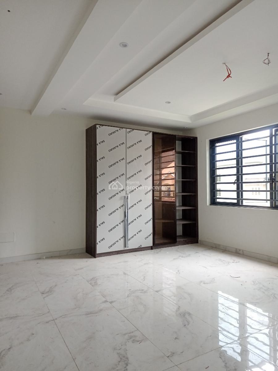 5 Bedroom Luxury Built Detached House, in a Service Fully Estate, Ikeja Gra, Ikeja, Lagos, Detached Duplex for Sale