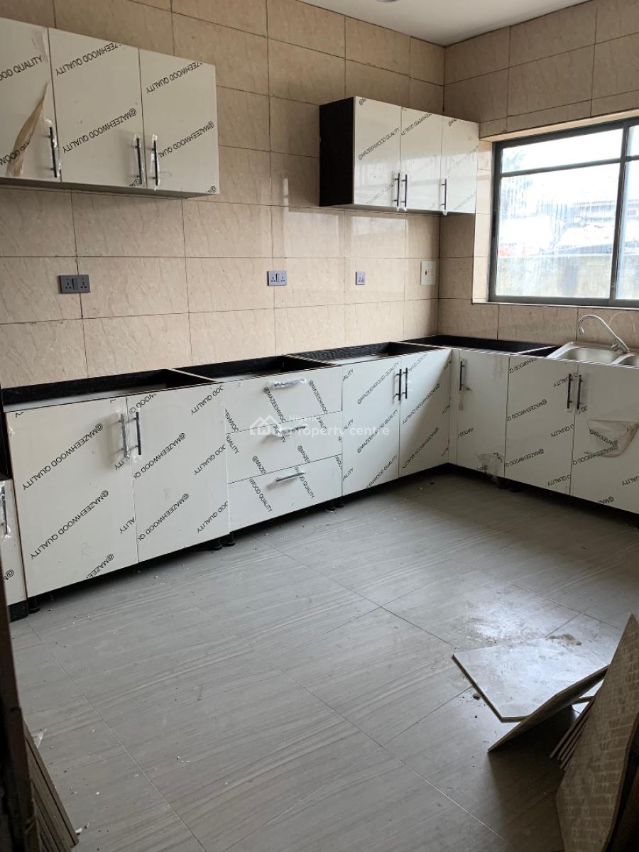 Spacious 2 Bedroom Apartment, Ikota, Lekki, Lagos, Flat / Apartment for Rent