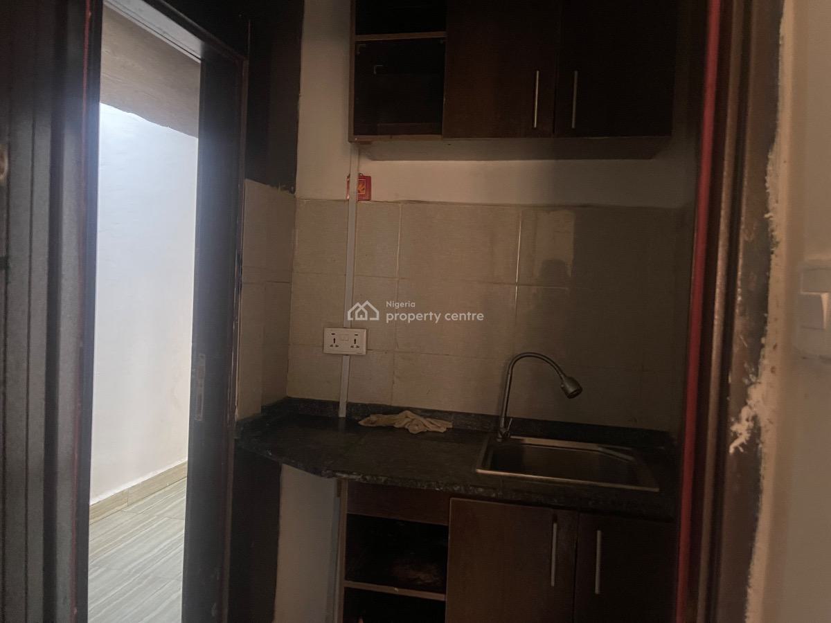 Exclusive Self Contain, Very Spacious Compound, Wuye Main, Wuye, Abuja, Self Contain (single Rooms) for Rent