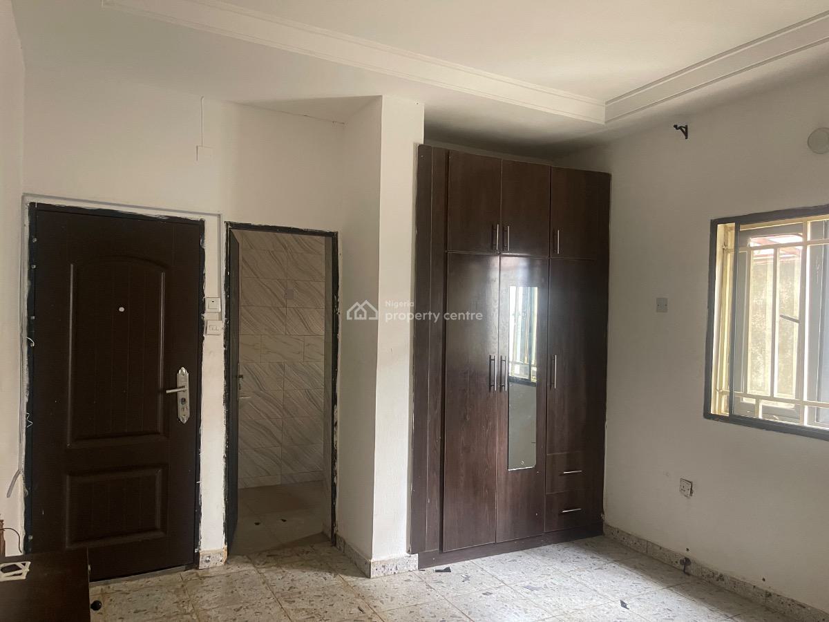 Wey Clean Self Contain in a Spacious Compound, Wuye Main, Wuye, Abuja, Self Contain (single Rooms) for Rent