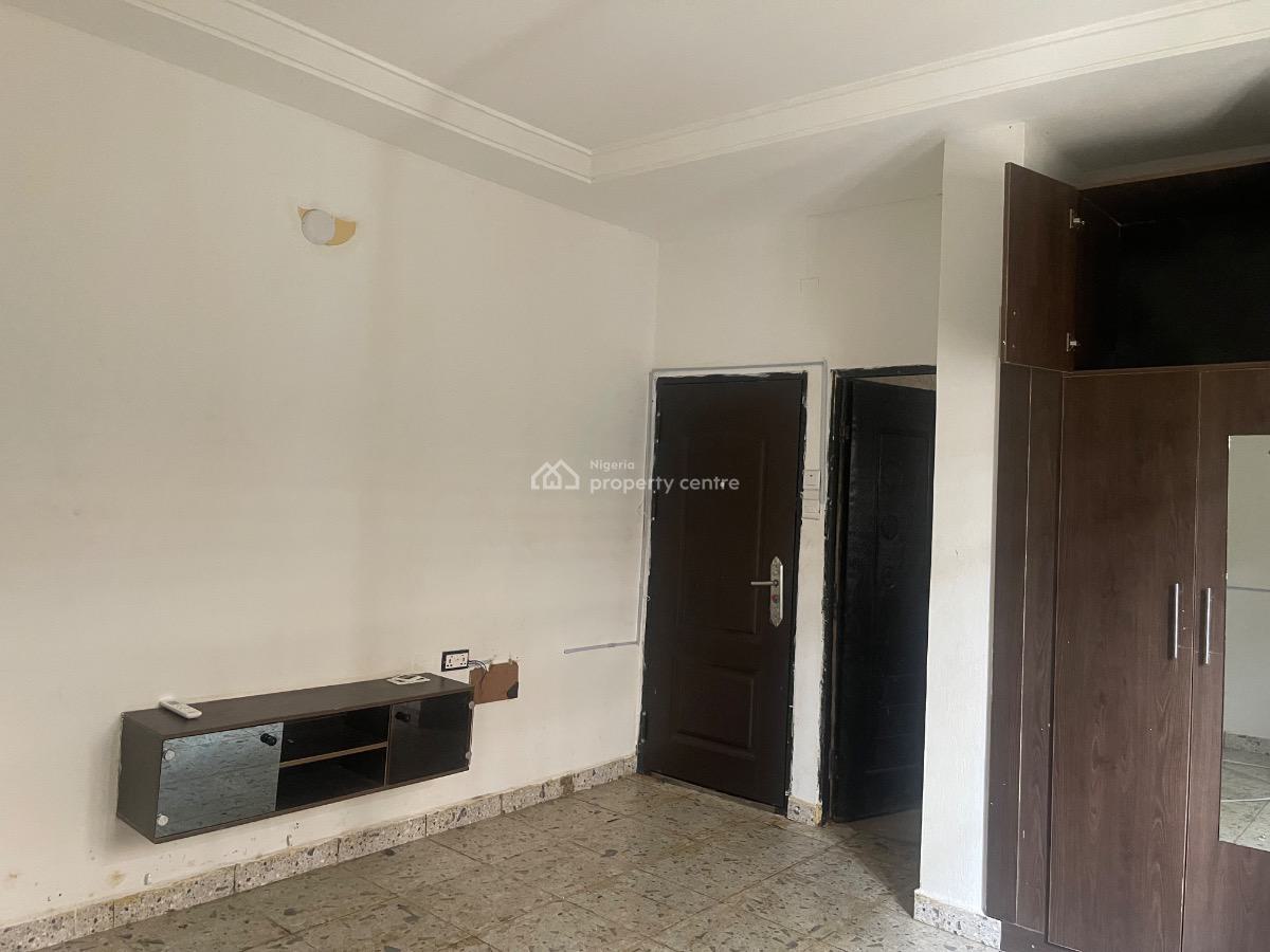 Wey Clean Self Contain in a Spacious Compound, Wuye Main, Wuye, Abuja, Self Contain (single Rooms) for Rent
