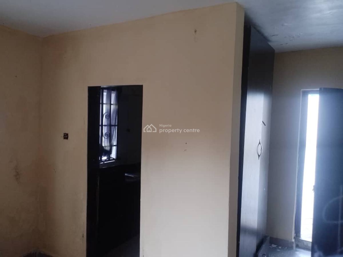 Nice Self Contain in a Secure Estate, Bakare Estate, Agungi, Lekki, Lagos, Self Contain (single Rooms) for Rent