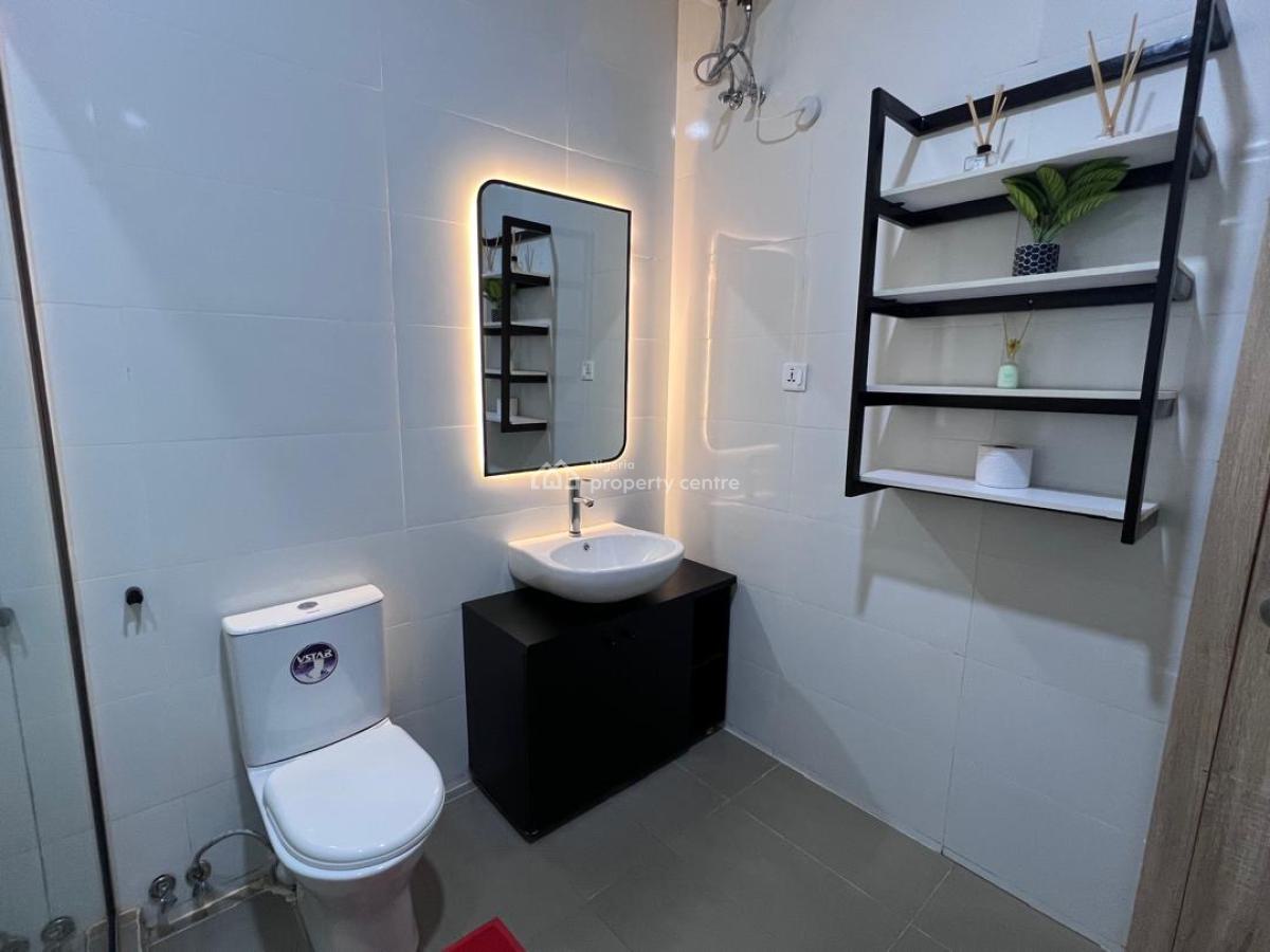 Premium 1 Bedroom with Rooftop Pool, Tokunboh Omisore Street, Lekki Phase 1, Lekki, Lagos, Mini Flat (room and Parlour) Short Let