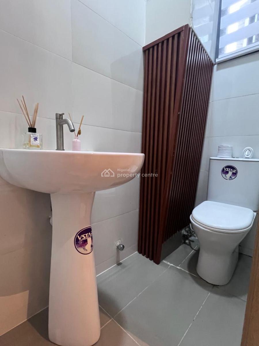 Premium 1 Bedroom with Rooftop Pool, Tokunboh Omisore Street, Lekki Phase 1, Lekki, Lagos, Mini Flat (room and Parlour) Short Let