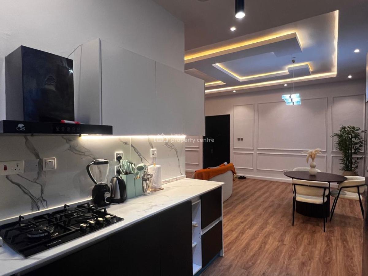 Premium 1 Bedroom with Rooftop Pool, Tokunboh Omisore Street, Lekki Phase 1, Lekki, Lagos, Mini Flat (room and Parlour) Short Let