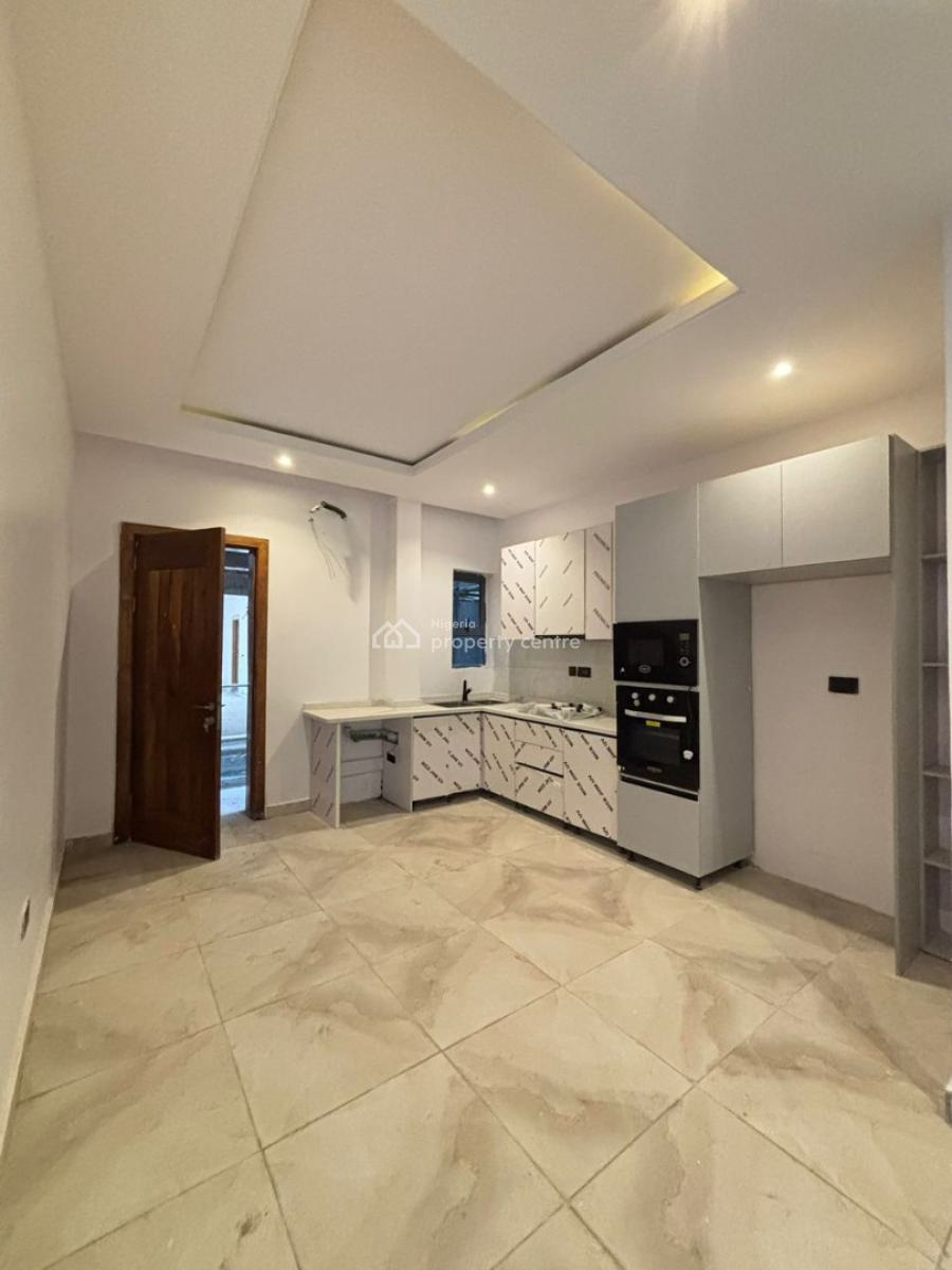 2 Bedroom Maisonette, Lekki Phase 1, Lekki, Lagos, Block of Flats for Sale