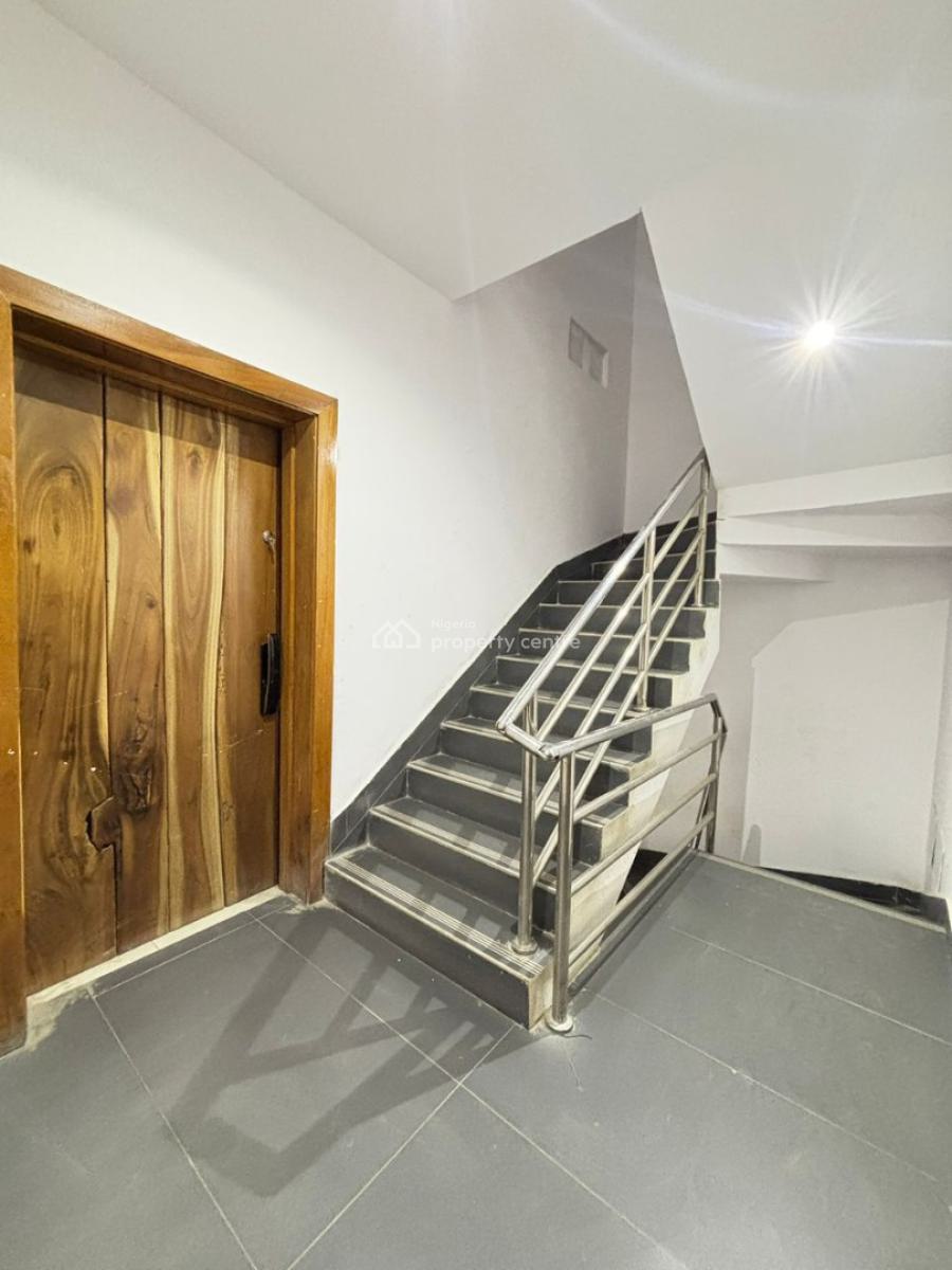 2 Bedroom Maisonette, Lekki Phase 1, Lekki, Lagos, Block of Flats for Sale