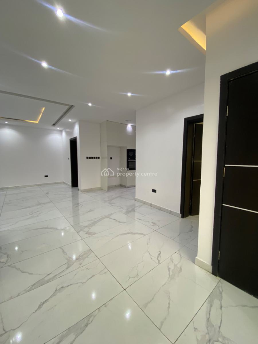 Nicely Built 3 Bedroom Apartment, Lekki Phase 1, Lekki, Lagos, Self Contain (single Rooms) for Sale