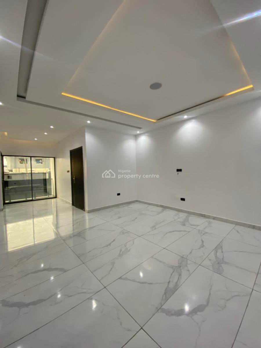 Nicely Built 3 Bedroom Apartment, Lekki Phase 1, Lekki, Lagos, Self Contain (single Rooms) for Sale