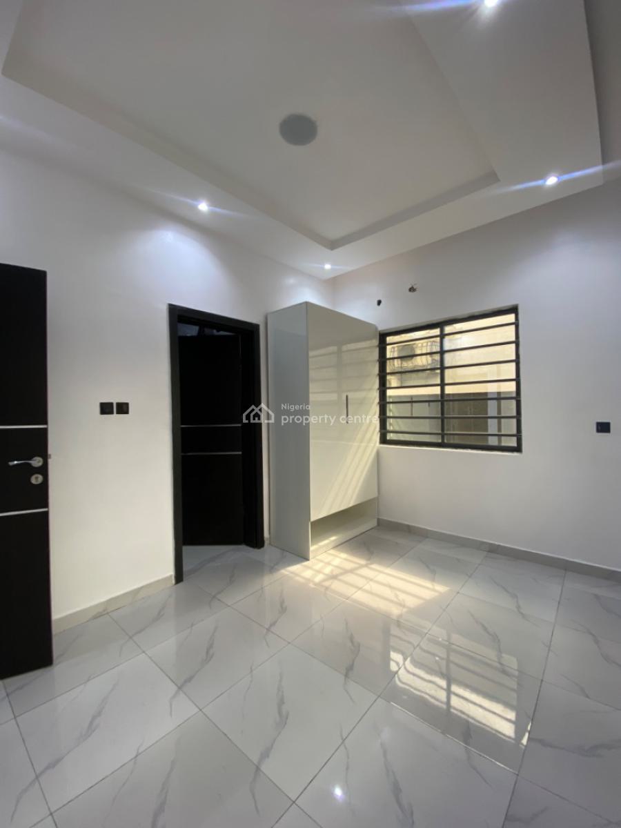 Nicely Built 3 Bedroom Apartment, Lekki Phase 1, Lekki, Lagos, Self Contain (single Rooms) for Sale