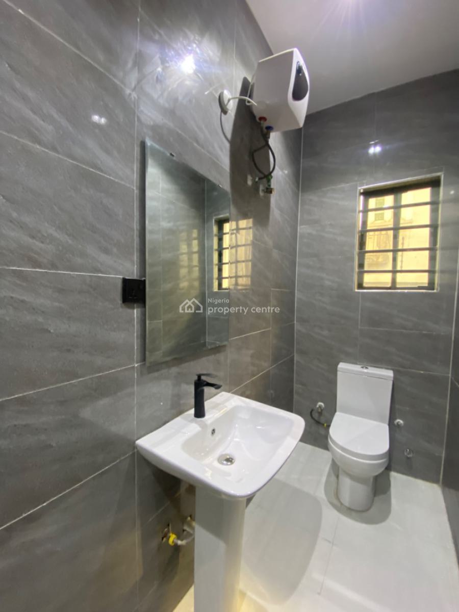 Nicely Built 3 Bedroom Apartment, Lekki Phase 1, Lekki, Lagos, Self Contain (single Rooms) for Sale