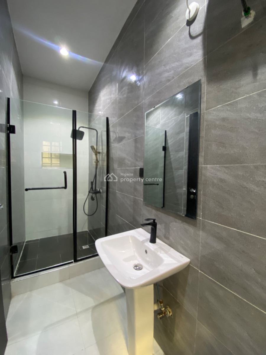 Nicely Built 3 Bedroom Apartment, Lekki Phase 1, Lekki, Lagos, Self Contain (single Rooms) for Sale