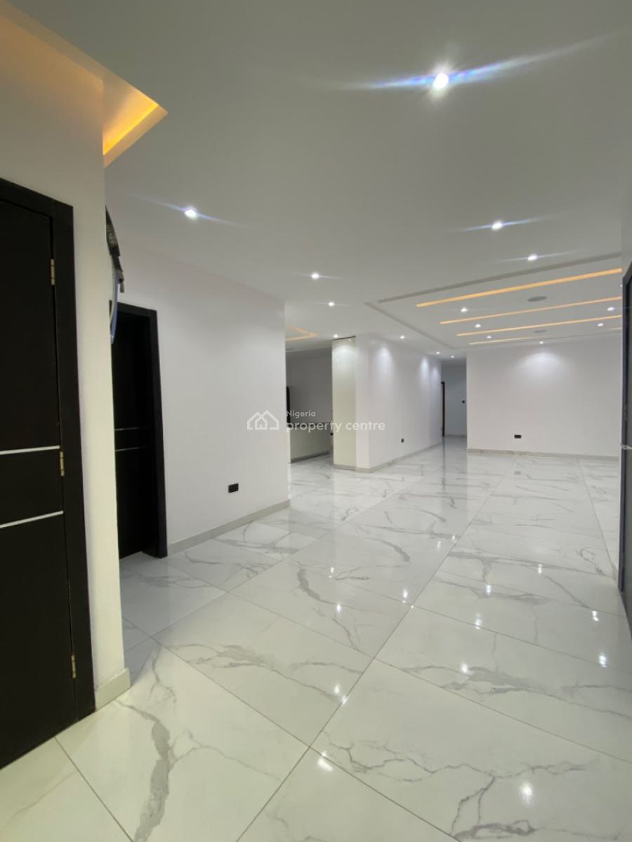 Nicely Built 3 Bedroom Apartment, Lekki Phase 1, Lekki, Lagos, Self Contain (single Rooms) for Sale