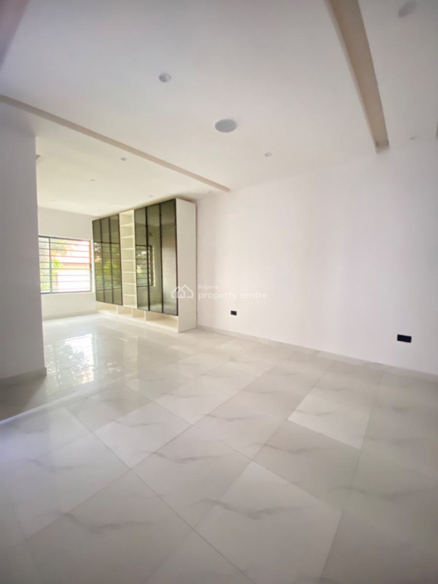 Nicely Built 3 Bedroom Apartment, Lekki Phase 1, Lekki, Lagos, Self Contain (single Rooms) for Sale