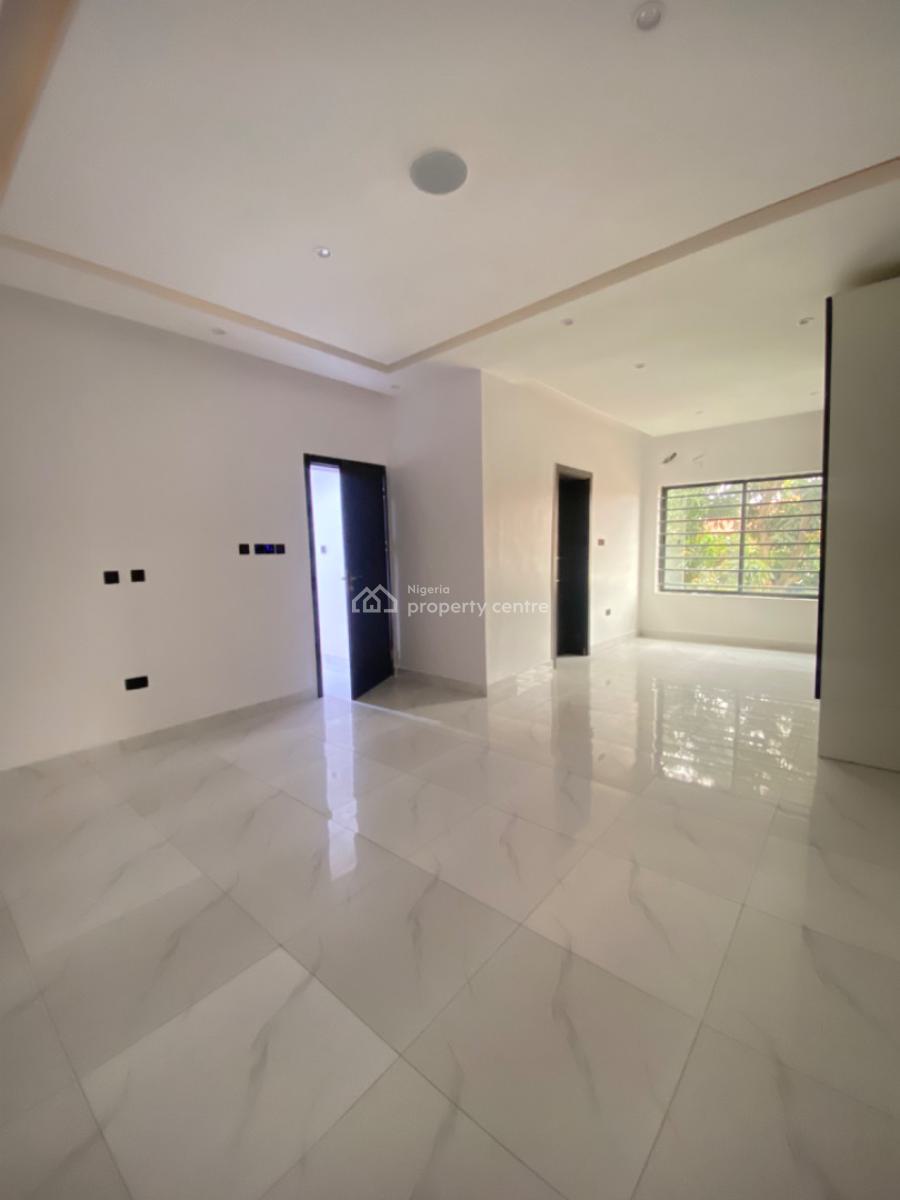 Nicely Built 3 Bedroom Apartment, Lekki Phase 1, Lekki, Lagos, Self Contain (single Rooms) for Sale