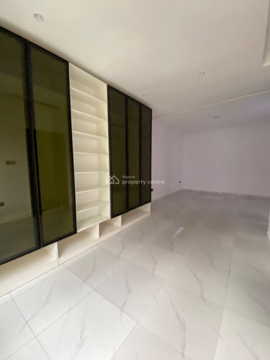 Nicely Built 3 Bedroom Apartment, Lekki Phase 1, Lekki, Lagos, Self Contain (single Rooms) for Sale