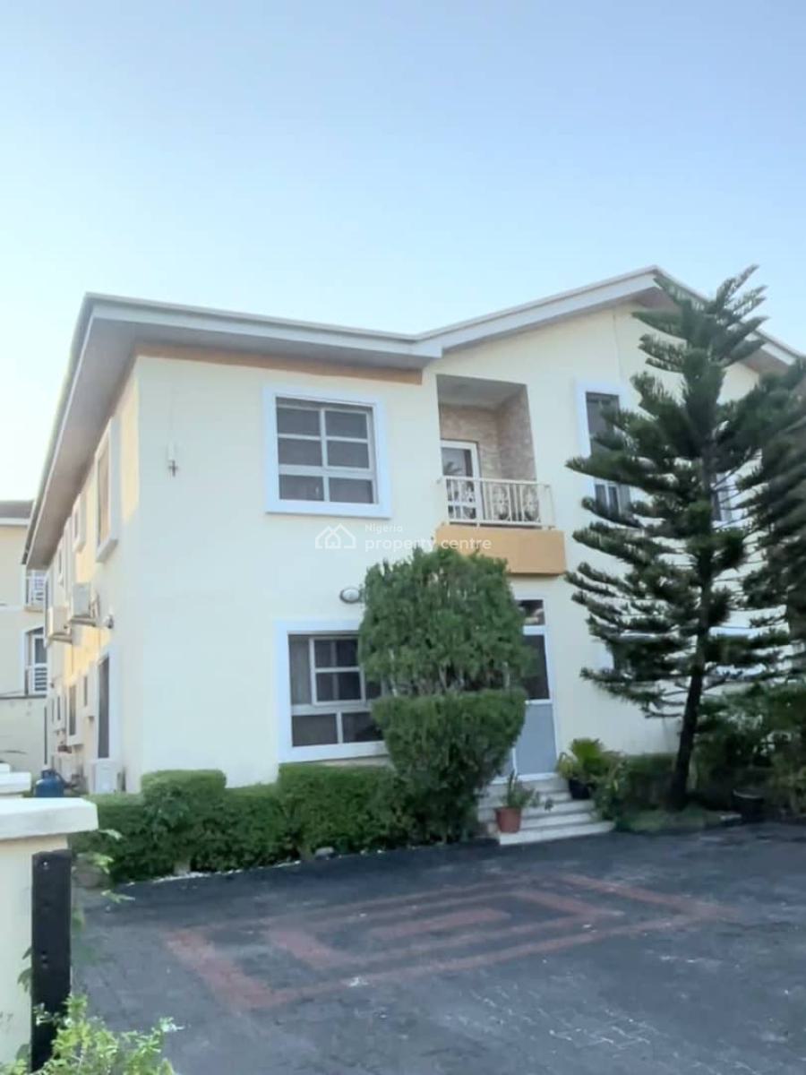 Well-maintained 4-bedroom Semi-detached Duplex, Osapa, Lekki, Lagos, Semi-detached Duplex for Sale