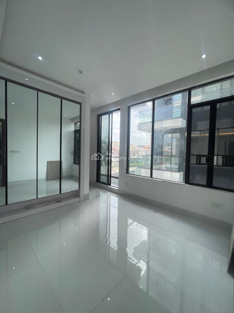 Newly Built 3 Bedroom Apartment with Elevator, Swimming Pool & Gym, Lekki Phase 1, Lekki, Lagos, Flat / Apartment for Rent