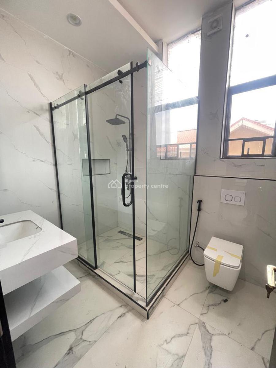 Newly Built 3 Bedroom Apartment with Elevator, Swimming Pool & Gym, Lekki Phase 1, Lekki, Lagos, Flat / Apartment for Rent