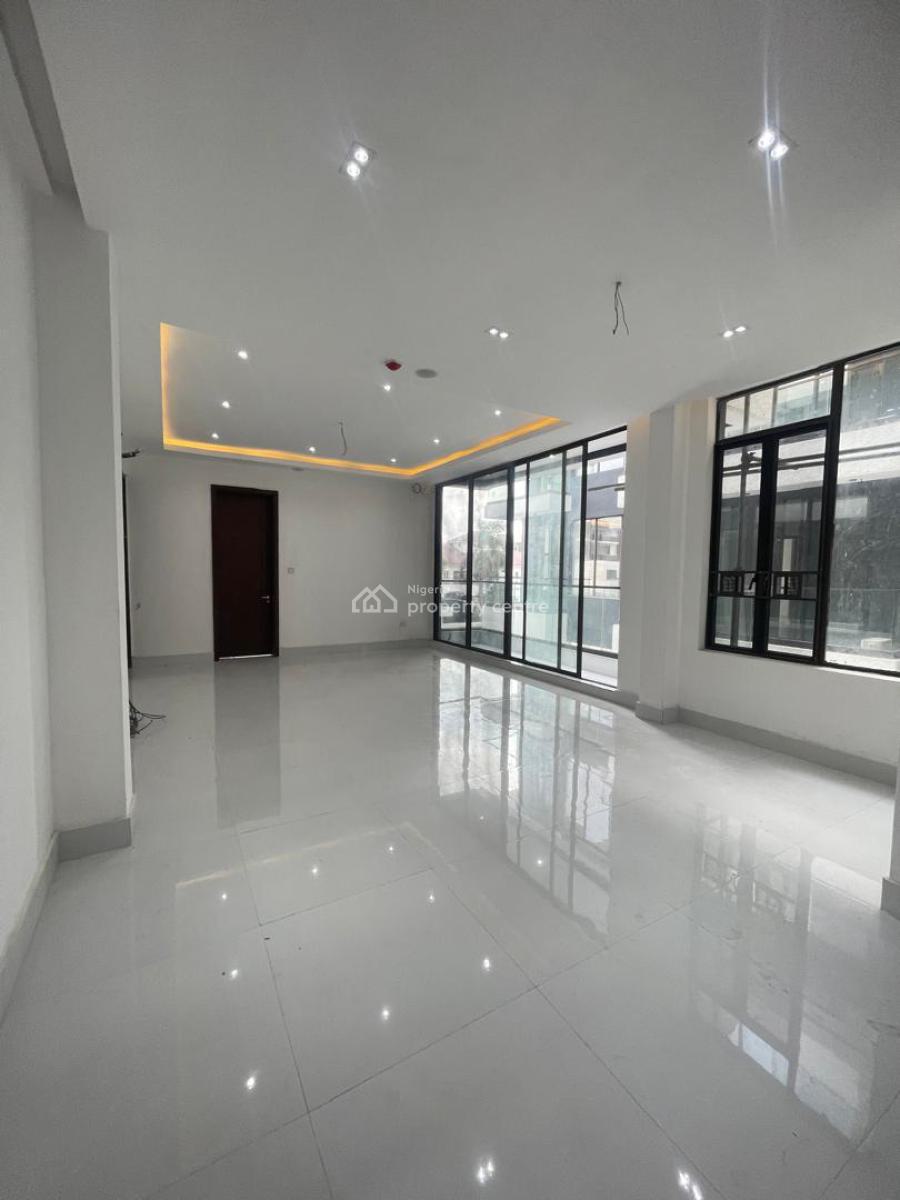 Newly Built 3 Bedroom Apartment with Elevator, Swimming Pool & Gym, Lekki Phase 1, Lekki, Lagos, Flat / Apartment for Rent