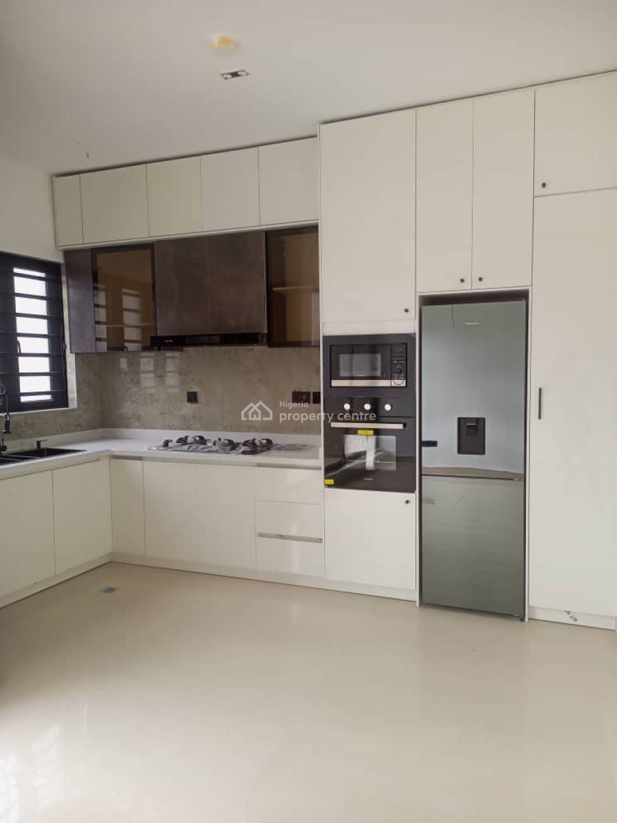 2 Bedrooms Fully Serviced Apartments, Rhs, Lekki Phase 1, Lekki, Lagos, Flat / Apartment for Sale