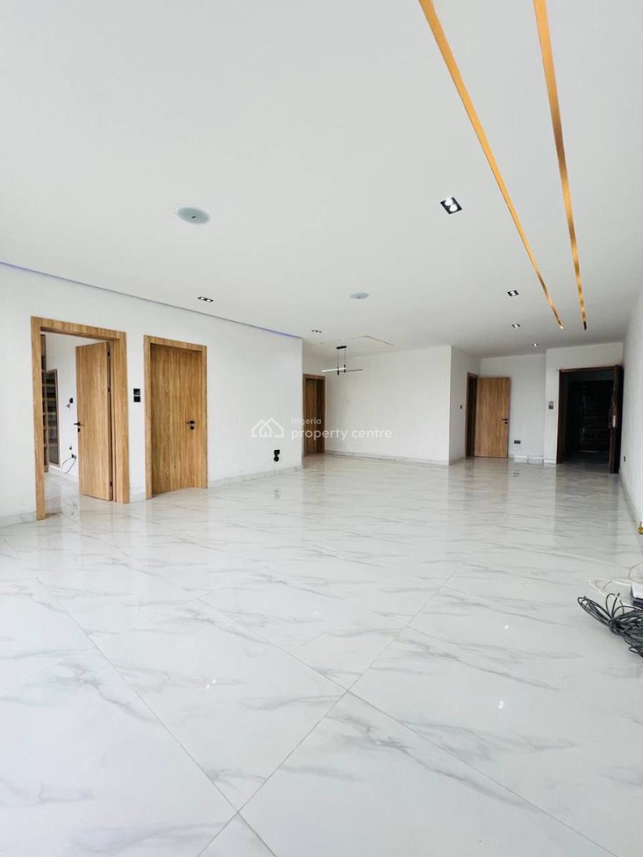 2 Bedroom Apartment + Bq, in a Gated and Secured Estate, Lekki Phase 1, Lekki, Lagos, Block of Flats for Sale