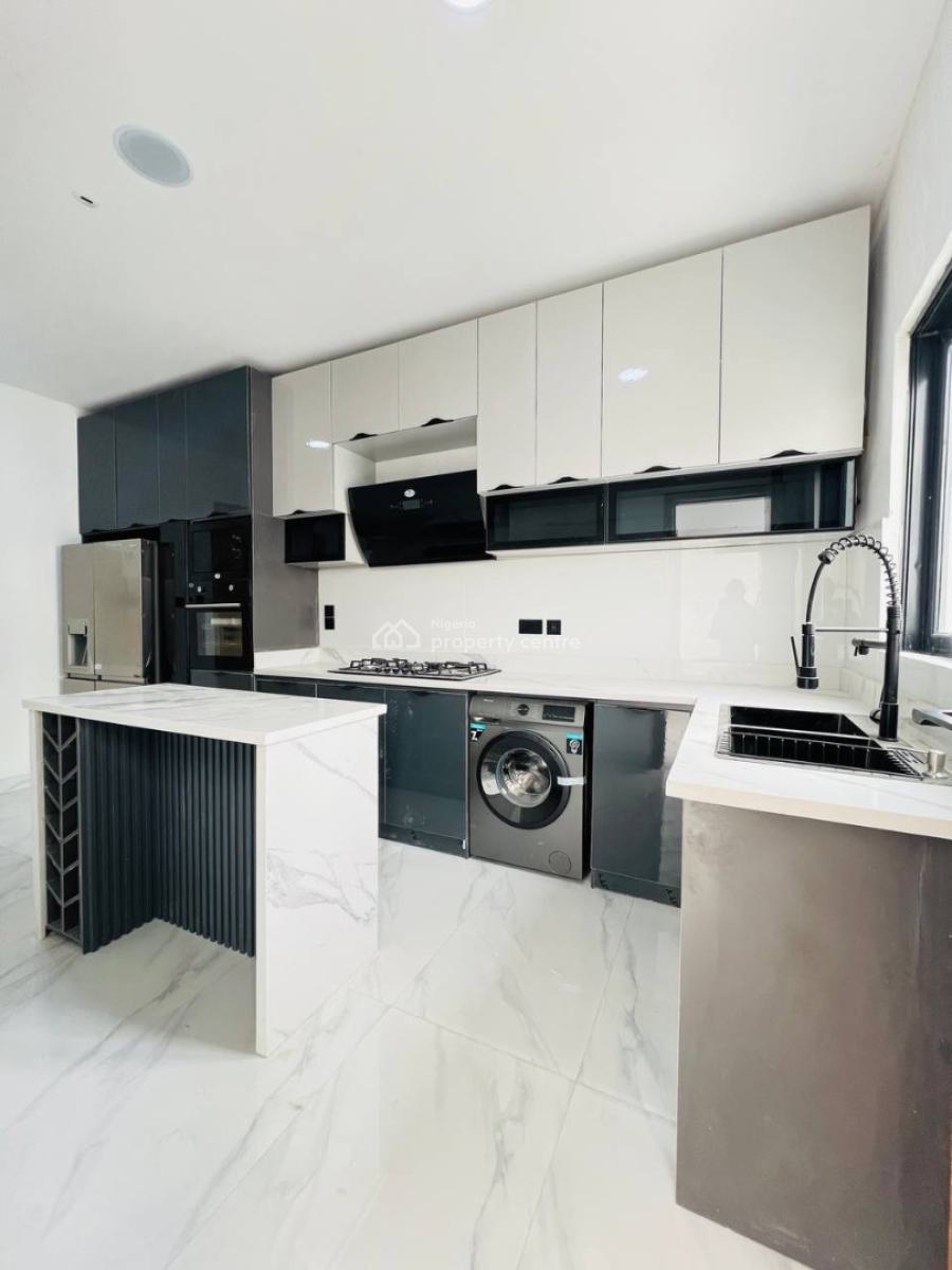 2 Bedroom Apartment + Bq, in a Gated and Secured Estate, Lekki Phase 1, Lekki, Lagos, Block of Flats for Sale