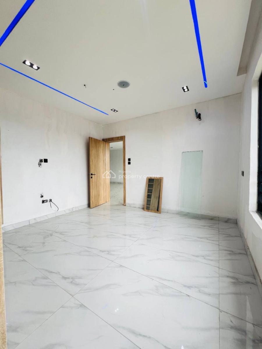2 Bedroom Apartment + Bq, in a Gated and Secured Estate, Lekki Phase 1, Lekki, Lagos, Block of Flats for Sale