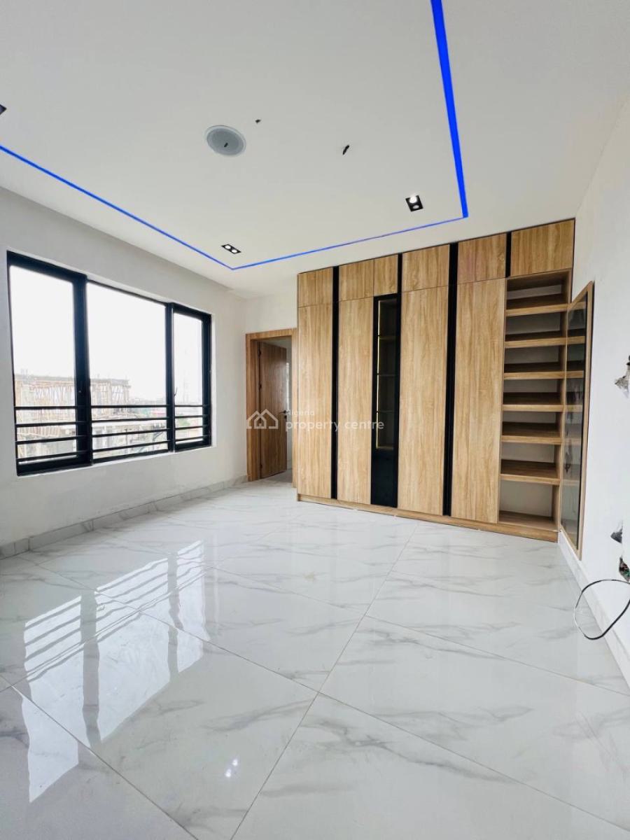 2 Bedroom Apartment + Bq, in a Gated and Secured Estate, Lekki Phase 1, Lekki, Lagos, Block of Flats for Sale