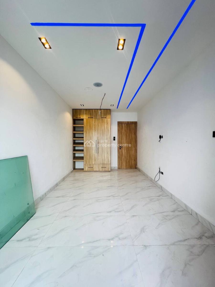 2 Bedroom Apartment + Bq, in a Gated and Secured Estate, Lekki Phase 1, Lekki, Lagos, Block of Flats for Sale