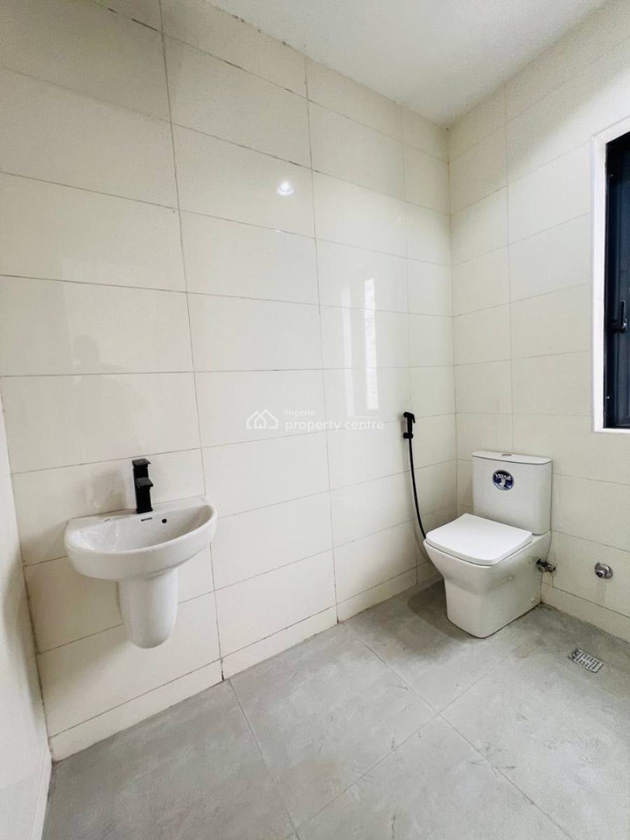 2 Bedroom Apartment + Bq, in a Gated and Secured Estate, Lekki Phase 1, Lekki, Lagos, Block of Flats for Sale