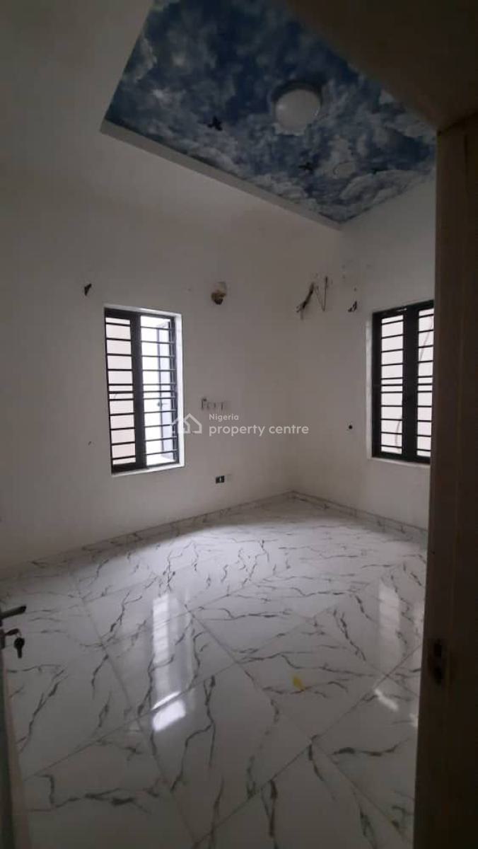 Downstairs Bedroom in a Shared Apartment, Royal Pine Estate Gate 1 Orchid Road, Lekki, Lagos, Self Contain (single Rooms) for Rent