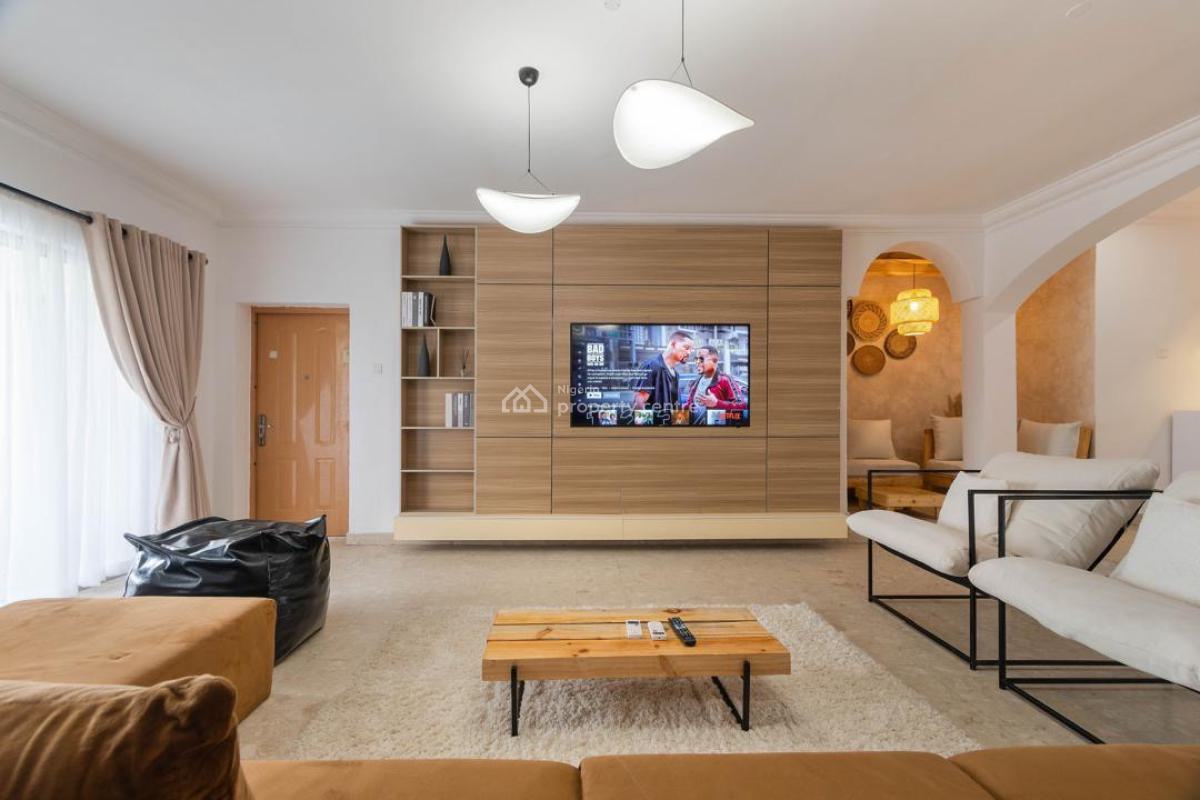 Astonishing 4 Bedrooms Serviced Apartment, Lekki Phase 1, Lekki, Lagos, Flat / Apartment Short Let