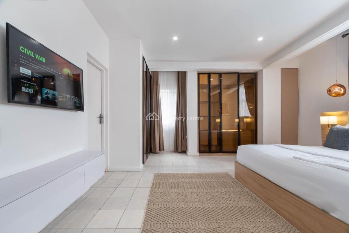 Astonishing 4 Bedrooms Serviced Apartment, Lekki Phase 1, Lekki, Lagos, Flat / Apartment Short Let