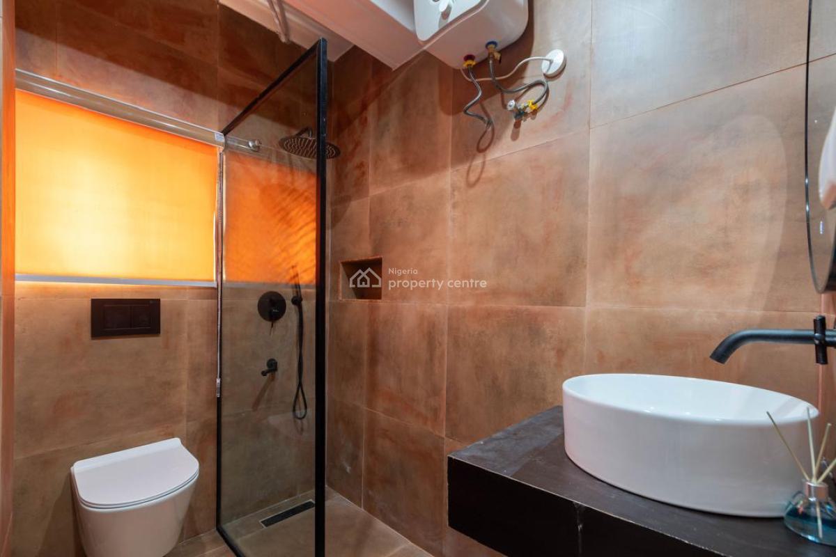 Astonishing 4 Bedrooms Serviced Apartment, Lekki Phase 1, Lekki, Lagos, Flat / Apartment Short Let