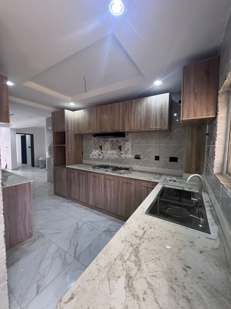 1 Bedroom Flat Penthouse with 3 Exclusive Sit Out Balconies., Lekki Phase 1, Lekki, Lagos, Mini Flat (room and Parlour) for Rent