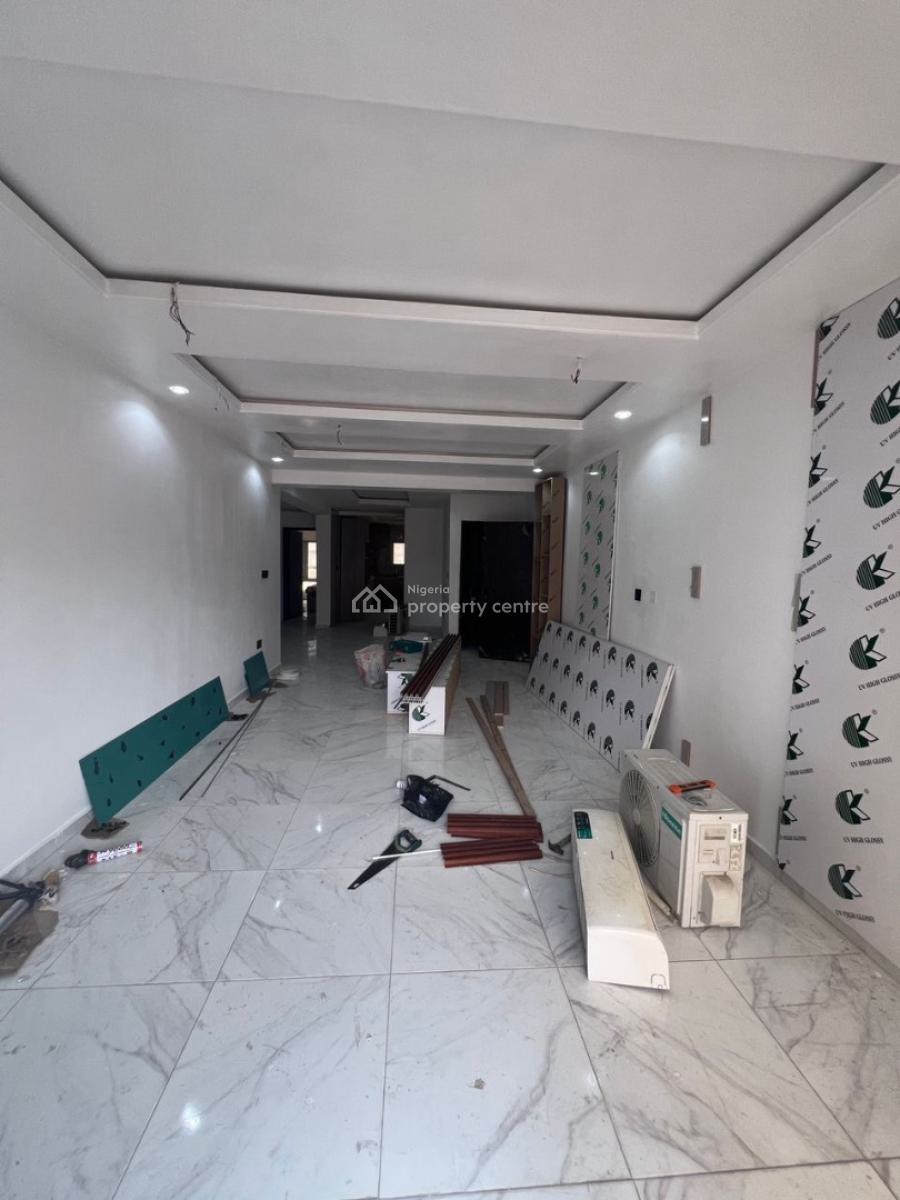1 Bedroom Flat Penthouse with 3 Exclusive Sit Out Balconies., Lekki Phase 1, Lekki, Lagos, Mini Flat (room and Parlour) for Rent