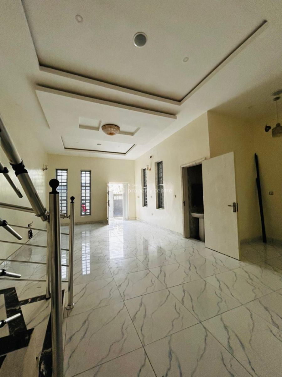 Distress 4bedroom with Bq and Security House Self Compound, Ologolo, Lekki, Lagos, House for Sale