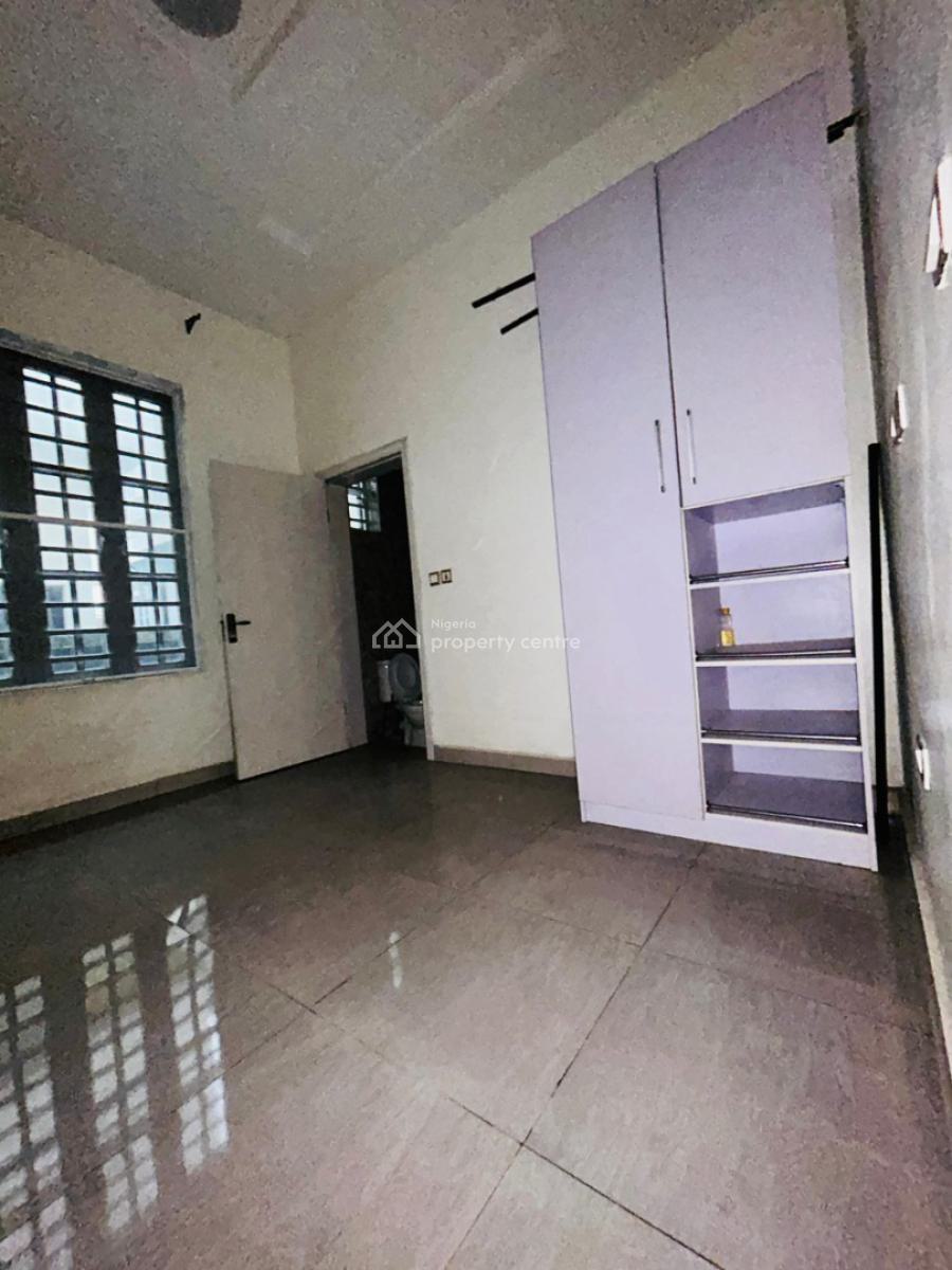 Distress 4bedroom with Bq and Security House Self Compound, Ologolo, Lekki, Lagos, House for Sale