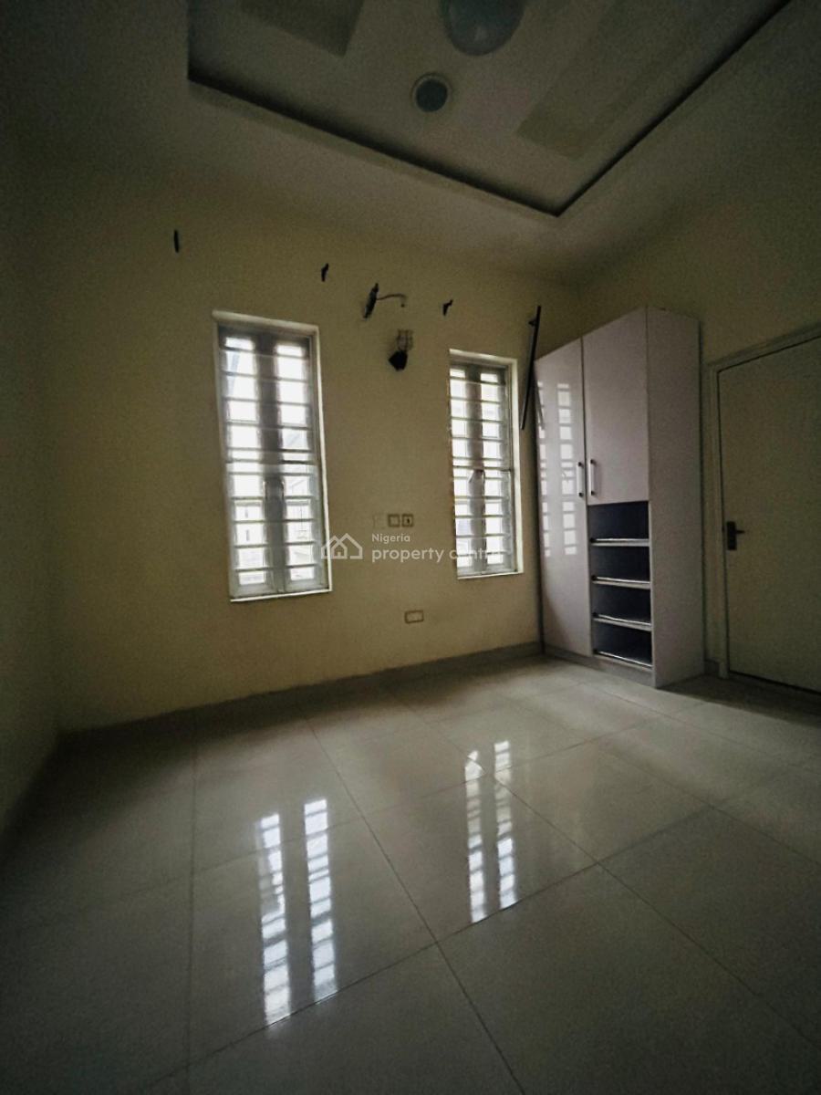 Distress 4bedroom with Bq and Security House Self Compound, Ologolo, Lekki, Lagos, House for Sale