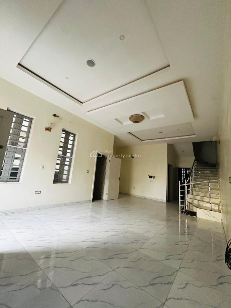 Distress 4bedroom with Bq and Security House Self Compound, Ologolo, Lekki, Lagos, House for Sale