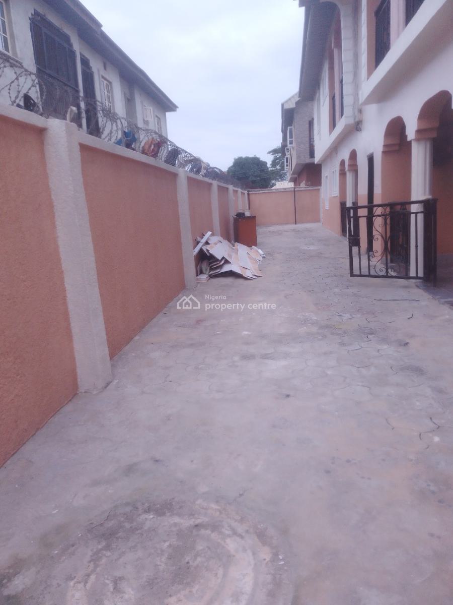 Well Maintained 3 Bedroom Flat, Bashorun Majek.., Sangotedo, Ajah, Lagos, Flat / Apartment for Rent
