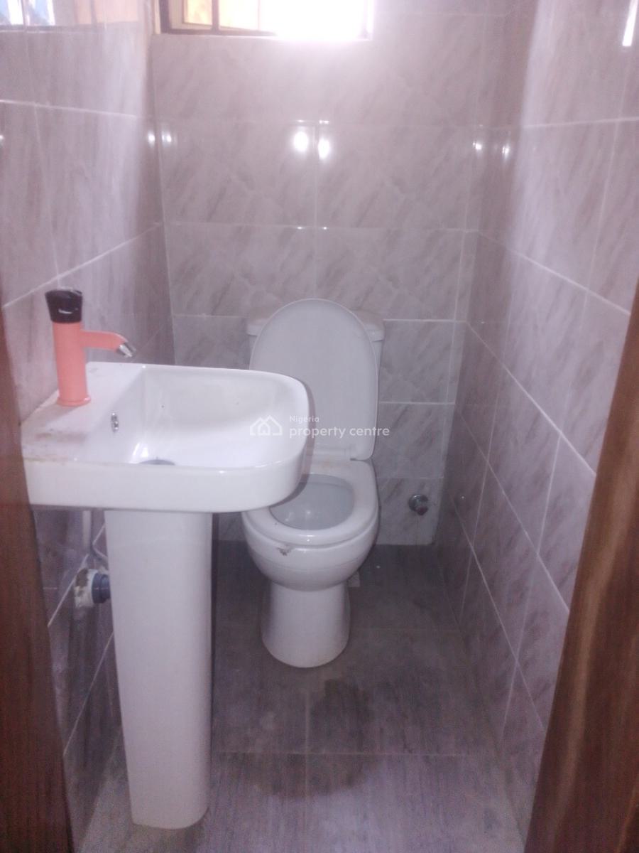 Well Maintained 3 Bedroom Flat, Bashorun Majek.., Sangotedo, Ajah, Lagos, Flat / Apartment for Rent