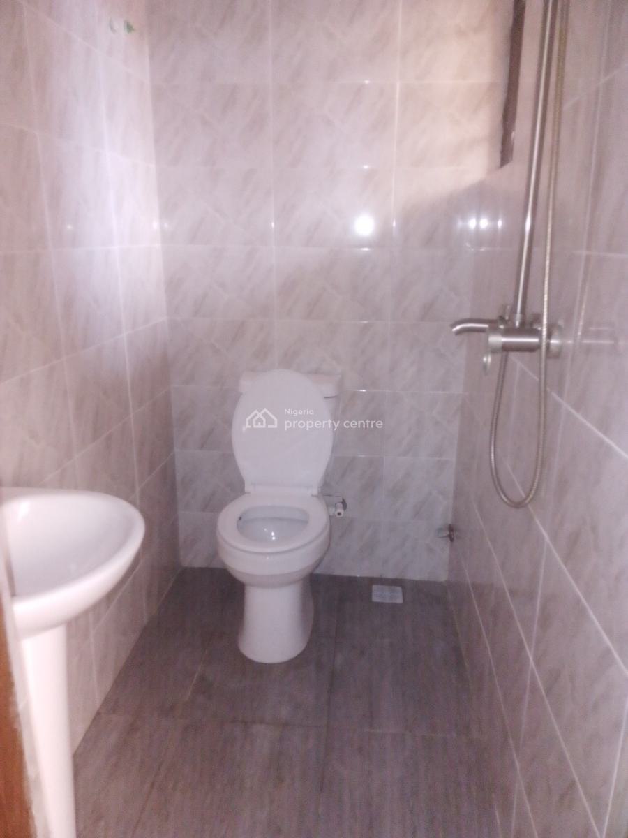 Well Maintained 3 Bedroom Flat, Bashorun Majek.., Sangotedo, Ajah, Lagos, Flat / Apartment for Rent