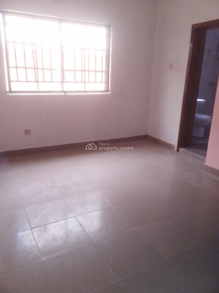 Well Maintained 3 Bedroom Flat, Bashorun Majek.., Sangotedo, Ajah, Lagos, Flat / Apartment for Rent