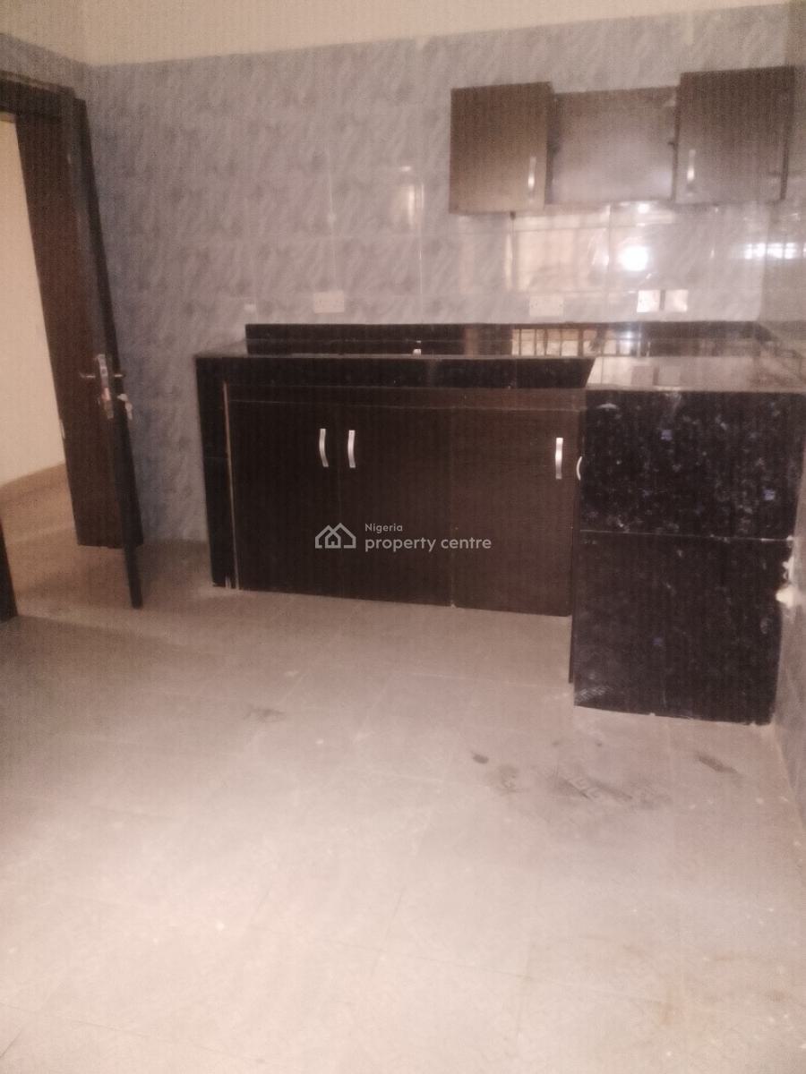 Well Maintained 3 Bedroom Flat, Bashorun Majek.., Sangotedo, Ajah, Lagos, Flat / Apartment for Rent