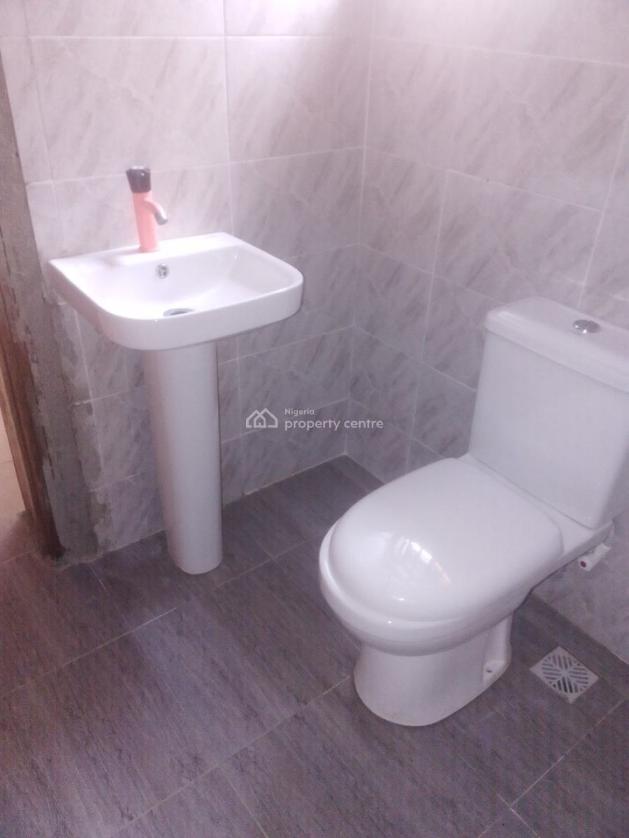 Well Maintained 3 Bedroom Flat, Bashorun Majek.., Sangotedo, Ajah, Lagos, Flat / Apartment for Rent