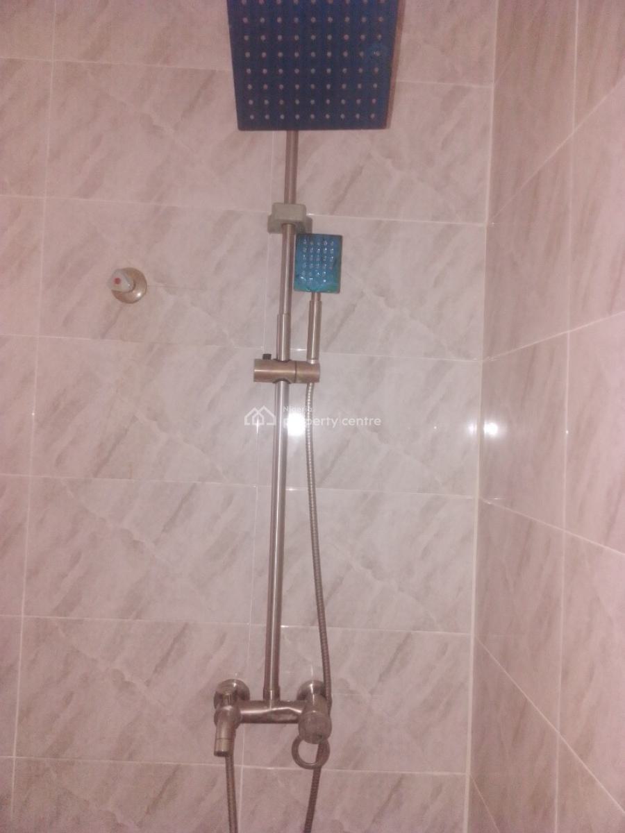 Well Maintained 3 Bedroom Flat, Bashorun Majek.., Sangotedo, Ajah, Lagos, Flat / Apartment for Rent