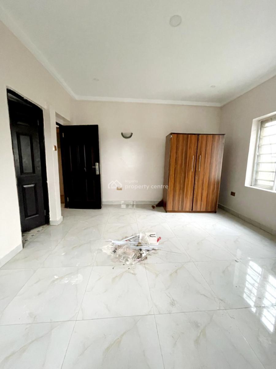 Massive 2bedroom Apartment in a Secure Environment, Lifecamp Berger Clinic, Life Camp, Abuja, Flat / Apartment for Rent