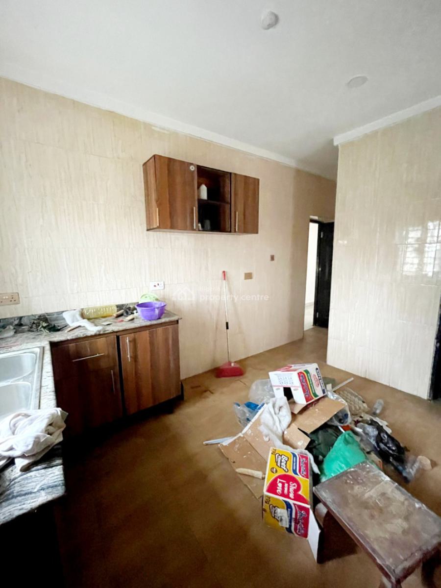 Massive 2bedroom Apartment in a Secure Environment, Lifecamp Berger Clinic, Life Camp, Abuja, Flat / Apartment for Rent